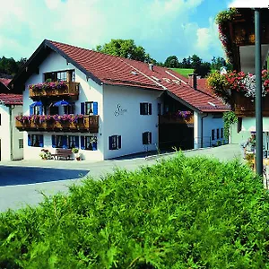 Kurbad Und Landhaus Siass Guest house